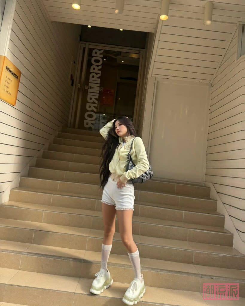 隨著潮流再度興起厚底鞋，市面上有更多不同款的增高鞋可選（圖片來源：IG@tiny.pretty.j）